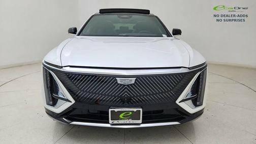 Crystal White Tricoat 2024 Cadillac LYRIQ Luxury