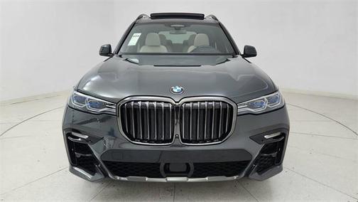 2022 BMW X7 M50i