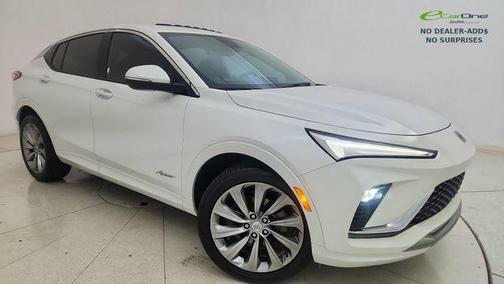 White Frost Tricoat 2024 Buick Envista Avenir FWD