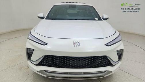White Frost Tricoat 2024 Buick Envista Avenir FWD