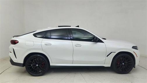 2025 BMW X6 M60i
