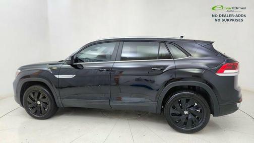 Deep Black 2024 Volkswagen Atlas Cross Sport 2.0T SE w/Technology