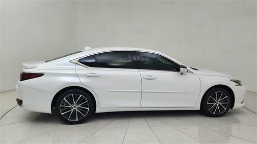 2024 Lexus ES 300h Base