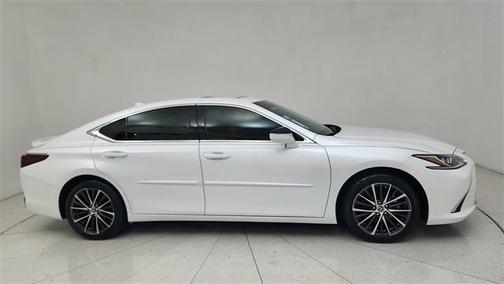 2024 Lexus ES 300h Base
