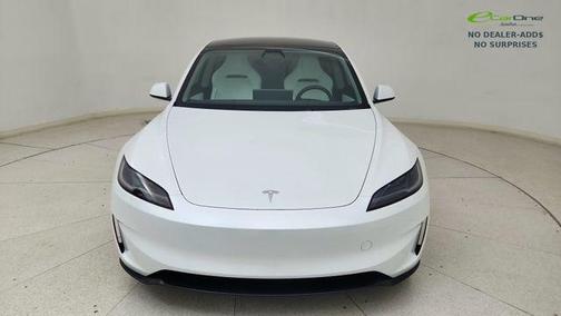 Pearl White Multi-Coat 2025 Tesla Model 3 Performance