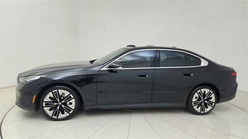 2025 BMW 530 530i