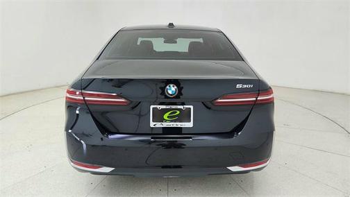 2025 BMW 530 530i