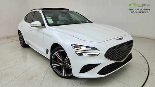 Uyuni White 2025 Genesis G70 3.3T AWD Sport Advanced