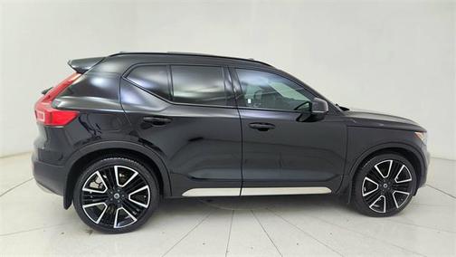 2021 Volvo XC40 T5 R-Design