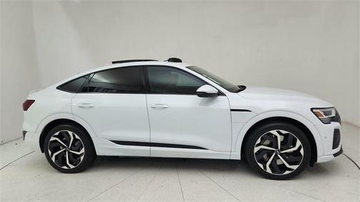 2024 Audi Q8 e-tron Premium Plus
