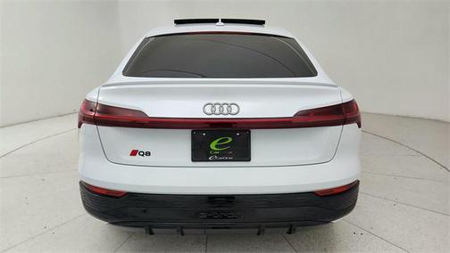 2024 Audi Q8 e-tron Premium Plus