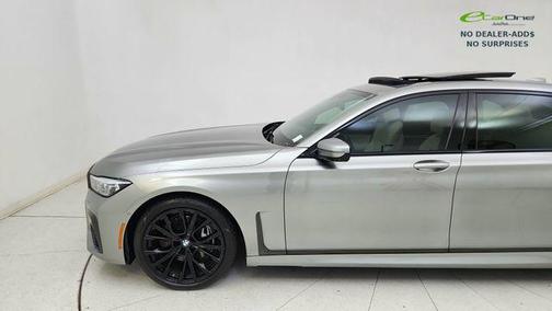 Donington Gray Metallic 2022 BMW 740 i xDrive