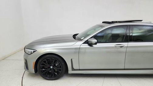 Donington Gray Metallic 2022 BMW 740 i xDrive