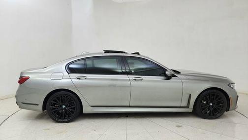 Donington Gray Metallic 2022 BMW 740 i xDrive