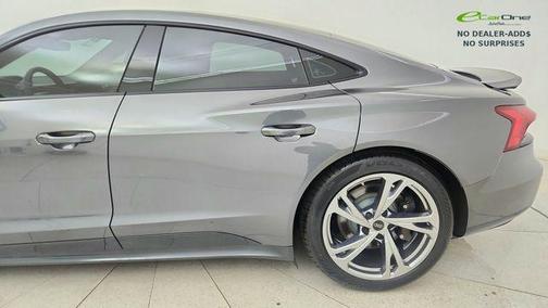 Daytona Gray Pearl Effect 2023 Audi e-tron GT Premium Plus quattro