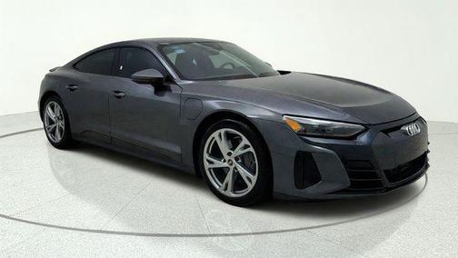Daytona Gray Pearl Effect 2023 Audi e-tron GT Premium Plus quattro