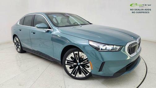 Cape York Green Metallic 2026 BMW 530 530i