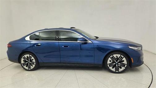 2025 BMW 530 i