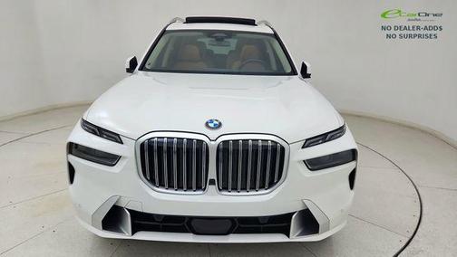 Alpine White 2026 BMW X7 xDrive40i