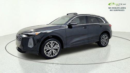 Black Metallic 2025 Audi Q5 Premium Plus TFSI quattro S tronic