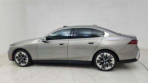 2025 BMW 530 xDrive