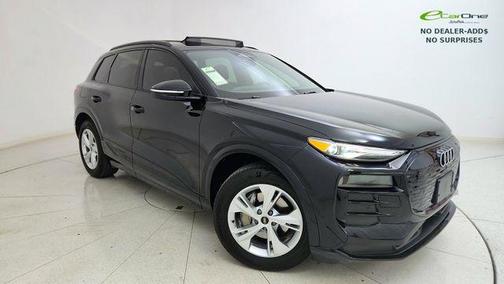 Mythos Black Metallic 2025 Audi Q6 e-tron Premium