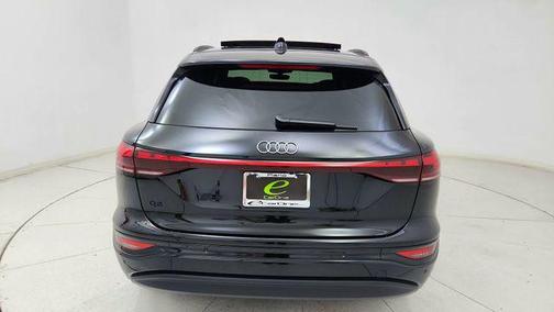 Mythos Black Metallic 2025 Audi Q6 e-tron Premium