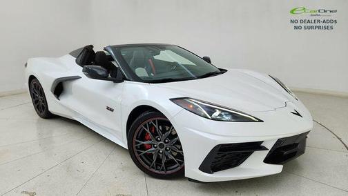 White Pearl Metallic Tricoat 2023 Chevrolet Corvette Stingray w/3LT