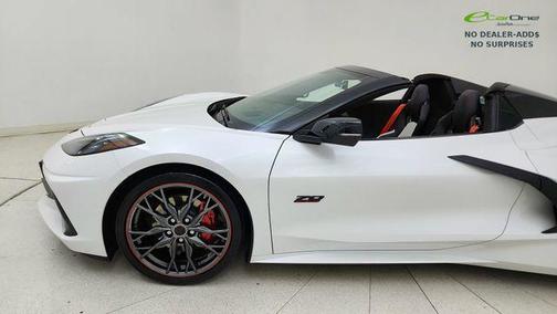 White Pearl Metallic Tricoat 2023 Chevrolet Corvette Stingray w/3LT