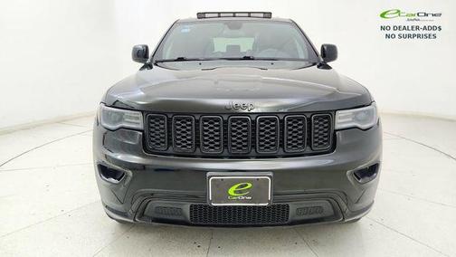 Diamond Black Crystal Pearlcoat 2021 Jeep Grand Cherokee Laredo