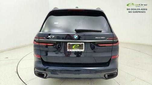 Carbon Black Metallic 2024 BMW X7 xDrive40i