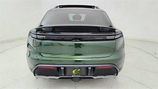 2025 Porsche Macan 4S