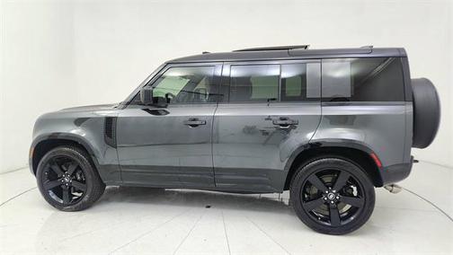 2025 Land Rover Defender 110 V8