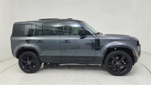 2025 Land Rover Defender 110 V8