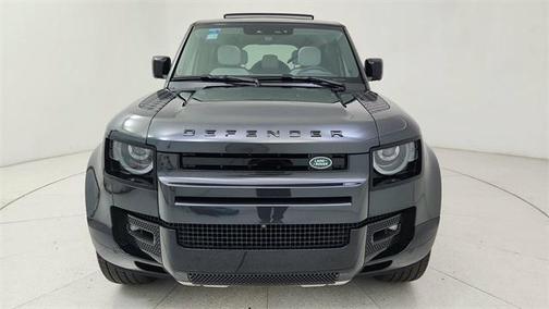 2025 Land Rover Defender 110 V8