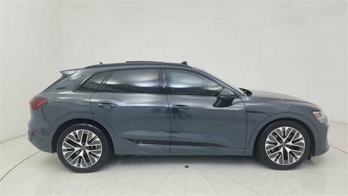 2024 Audi Q8 e-tron Prestige