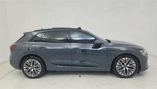 2024 Audi Q8 e-tron Prestige