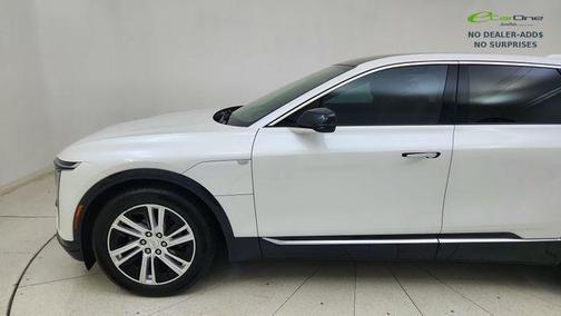 Crystal White Tricoat 2024 Cadillac LYRIQ Tech