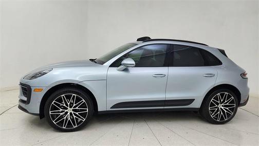 2025 Porsche Macan Base
