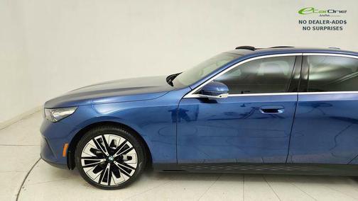 Phytonic Blue Metallic 2026 BMW 530 530i