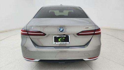 2025 BMW i5 xDrive40