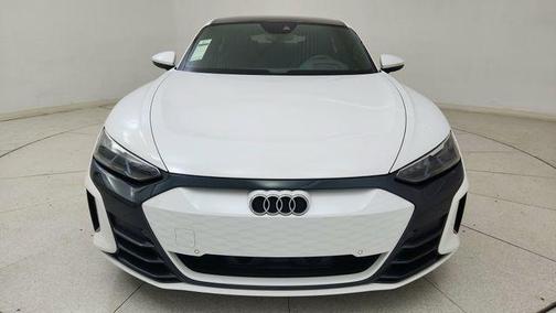 Ibis White 2024 Audi e-tron GT Prestige quattro