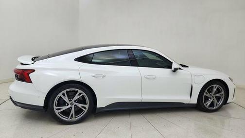 Ibis White 2024 Audi e-tron GT Prestige quattro