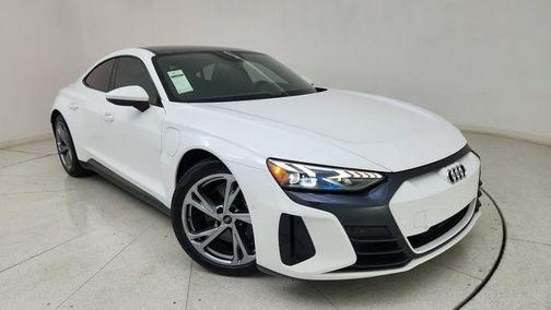 Ibis White 2024 Audi e-tron GT Prestige quattro Sedan