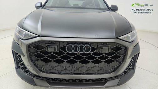 Mythos Black Metallic 2025 Audi RS Q8 4.0T