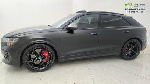 Mythos Black Metallic 2025 Audi RS Q8 4.0T