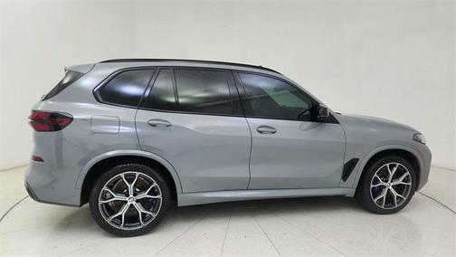 2024 BMW X5 M60i