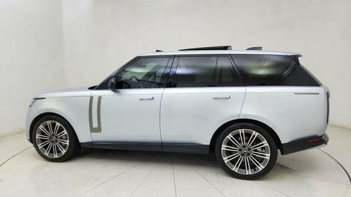 Silver 2023 Land Rover Range Rover P530 SE