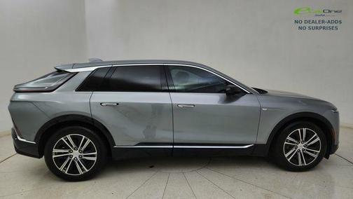 Argent Silver Metallic 2024 Cadillac LYRIQ Luxury