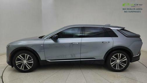 Argent Silver Metallic 2024 Cadillac LYRIQ Luxury